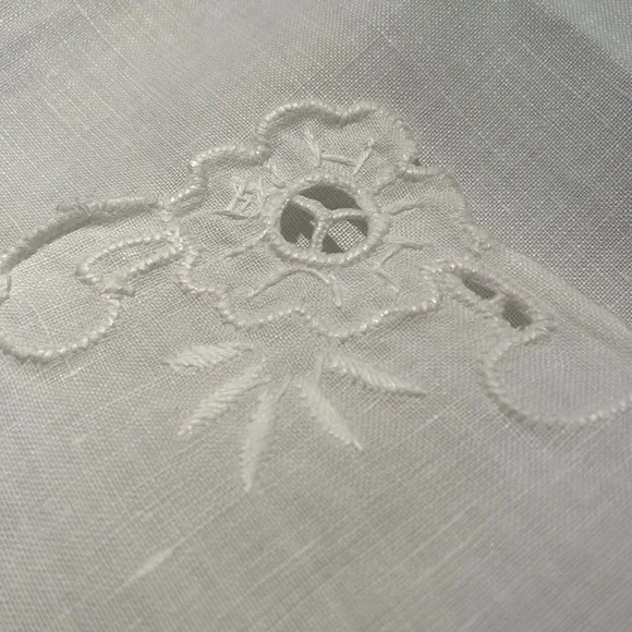 Vintage Embroidered Napkins - Picture 6 of 9